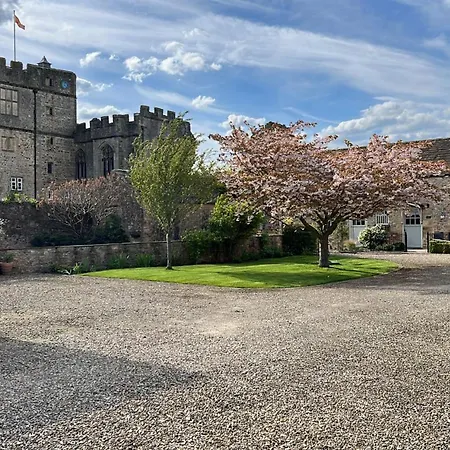 The Cart House At Snape Castle Mews
